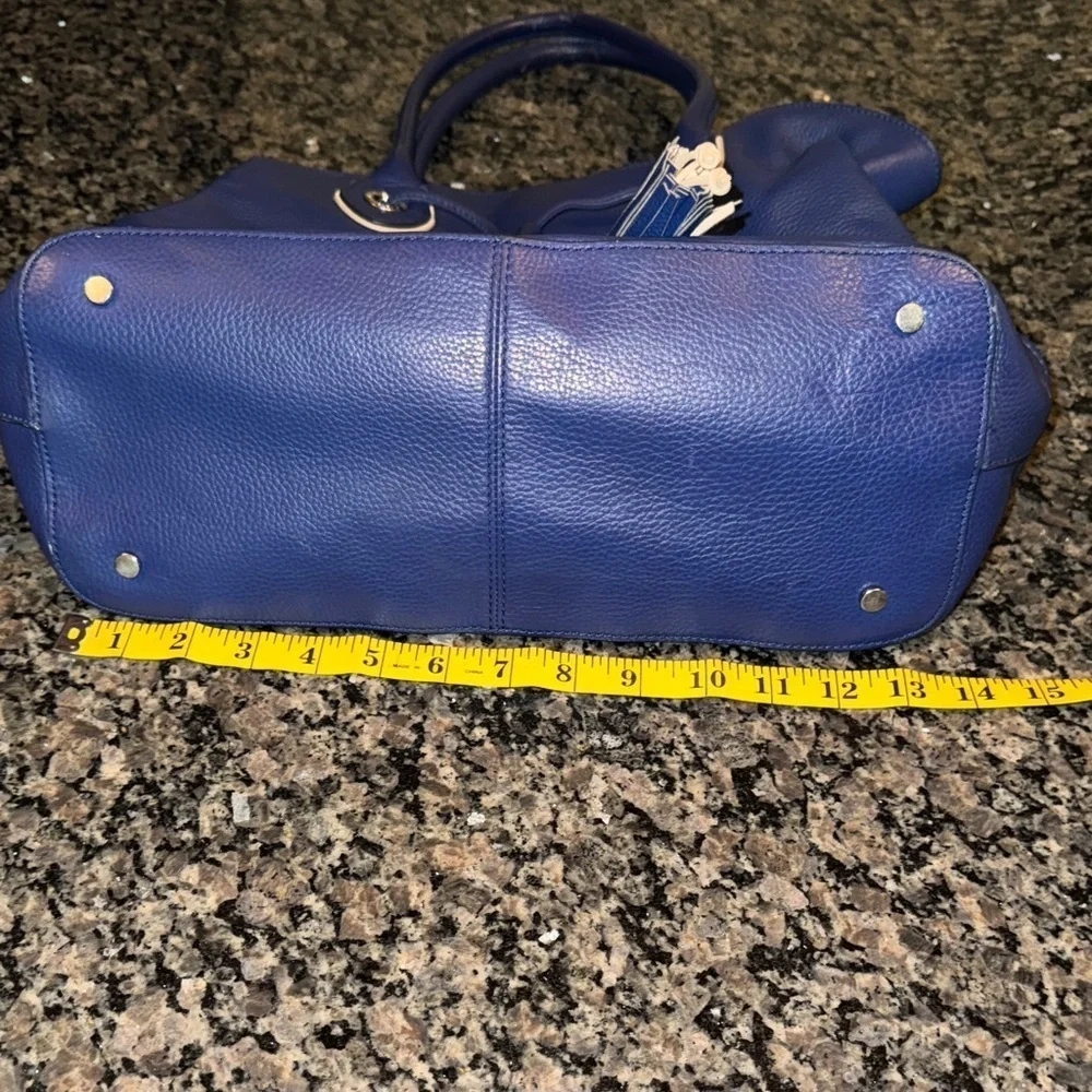 Cole Haan Vintage leather Reiley tassel tote in Navy EUC